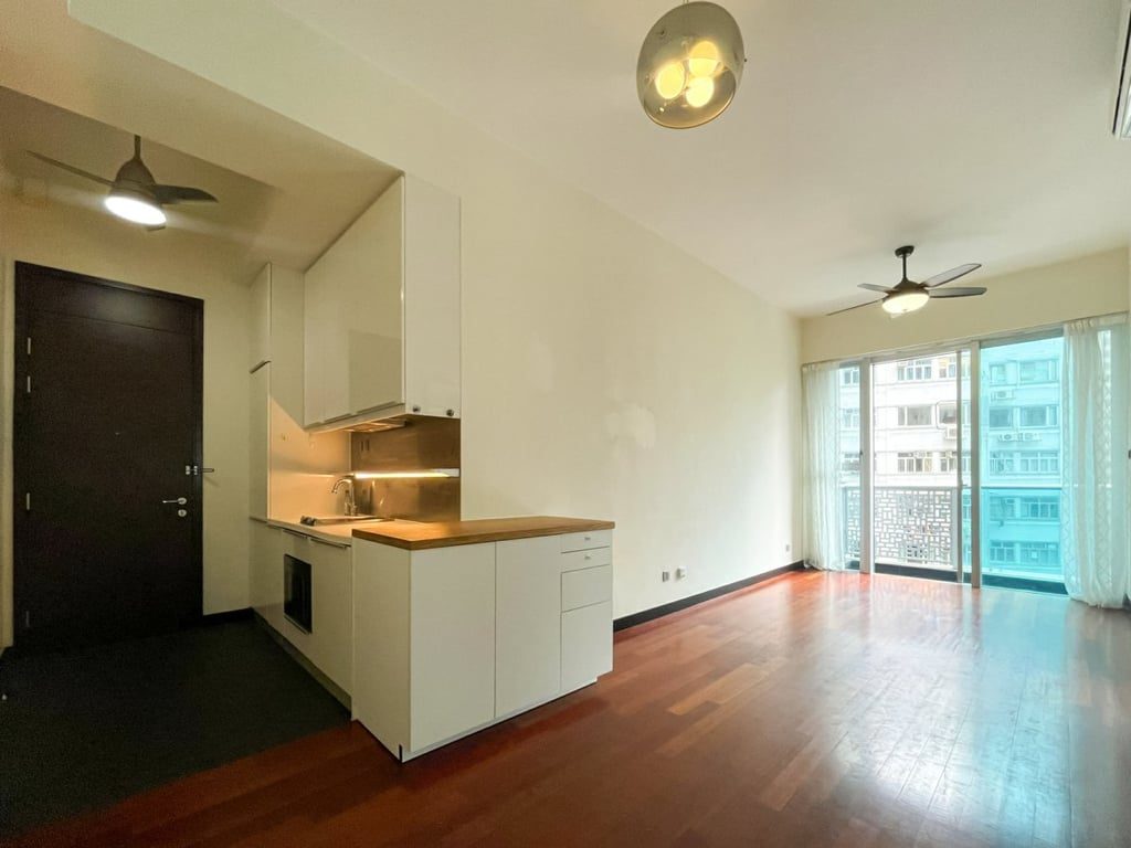 photo 2 — J Residence, Wan Chai