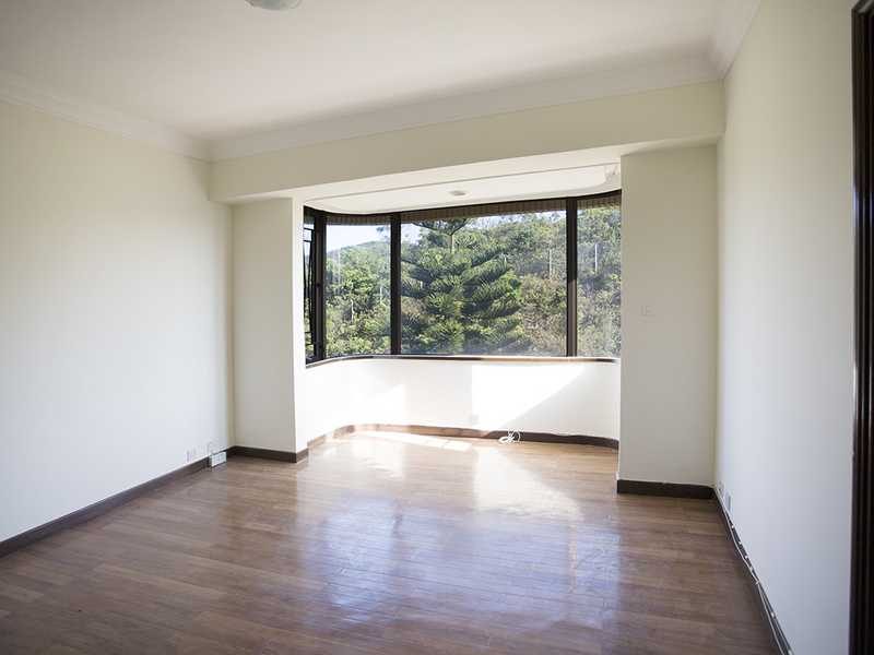 photo 5 — Hong Kong Parkview Twr 14, Repulse Bay
