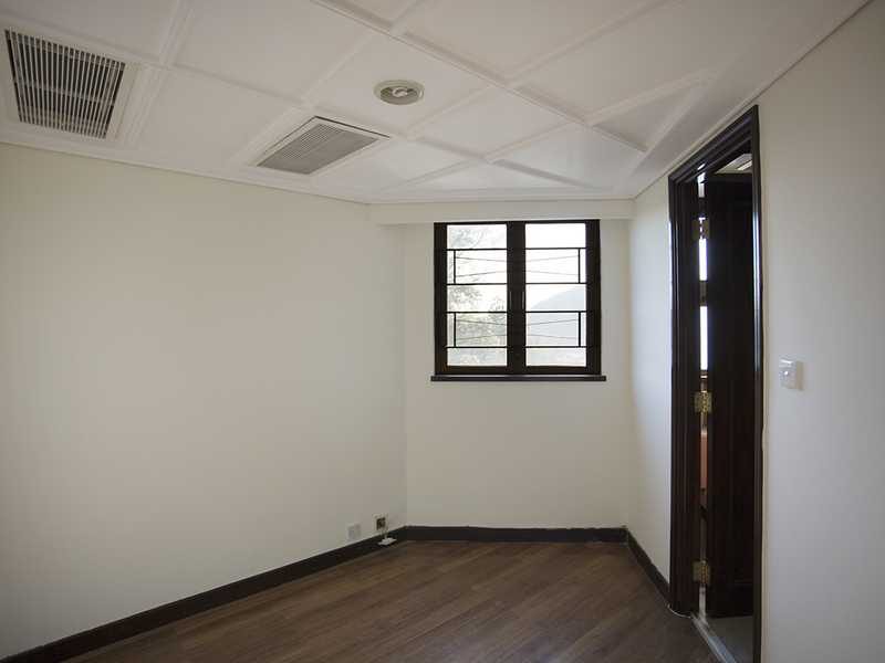 photo 9 — Hong Kong Parkview Twr 14, Repulse Bay
