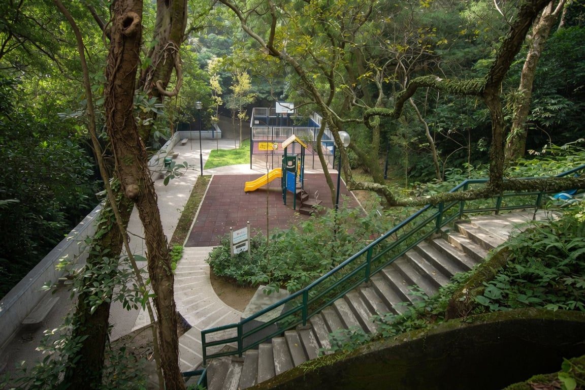 photo 8 — Stewart Terrace, The Peak
