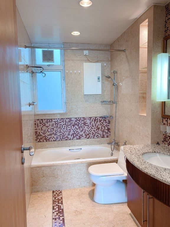 photo 11 — Villas Sorrento, Pok Fu Lam