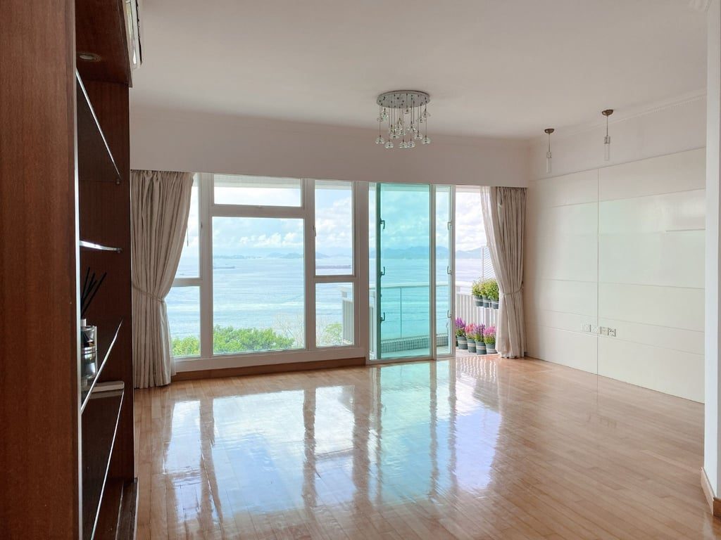 photo 17 — Villas Sorrento, Pok Fu Lam