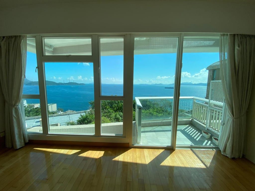 photo 2 — Villas Sorrento, Pok Fu Lam