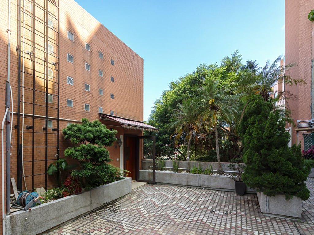photo 14 — Belleview Place, Repulse Bay