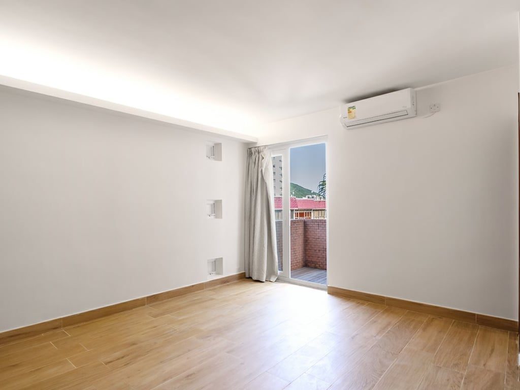 photo 7 — Belleview Place, Repulse Bay