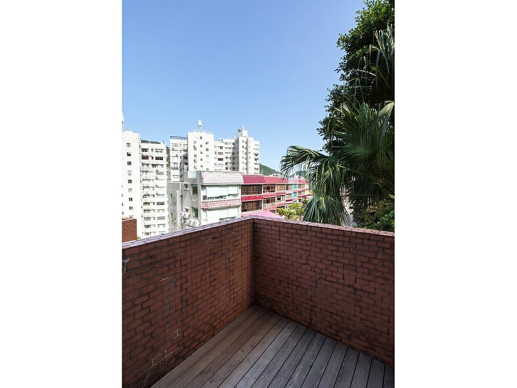 photo 8 — Belleview Place, Repulse Bay