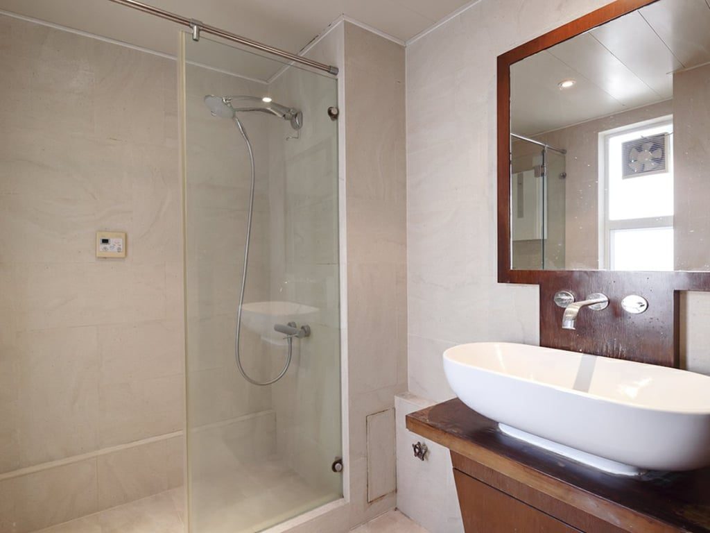 photo 9 — Belleview Place, Repulse Bay