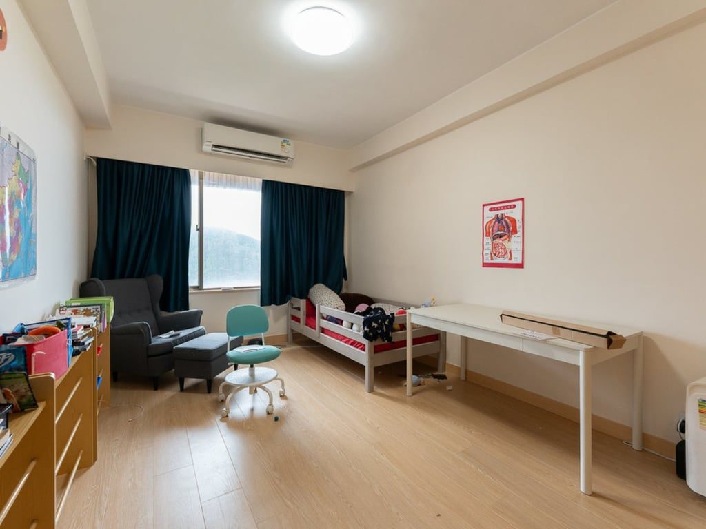photo 2 — Hong Kong Parkview Twr 13, Repulse Bay