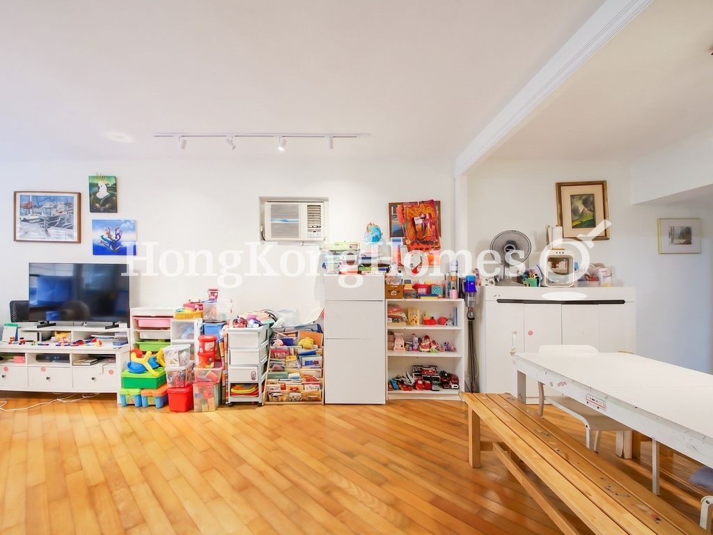 Living and Dining Room — Baguio Villa - Block 27, Pokfulam