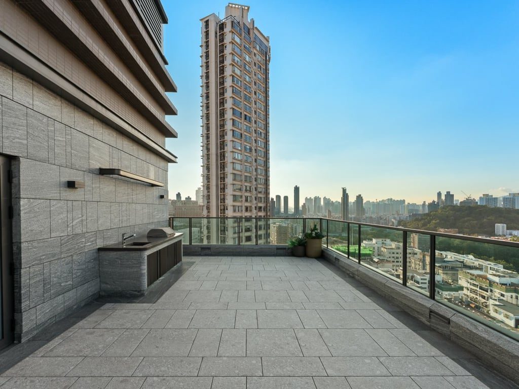 photo 14 — 233 Prince Edward Road West, Ho Man Tin