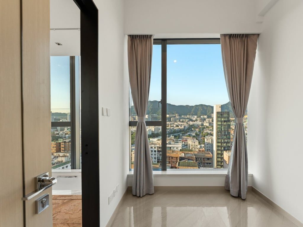 photo 2 — 233 Prince Edward Road West, Ho Man Tin