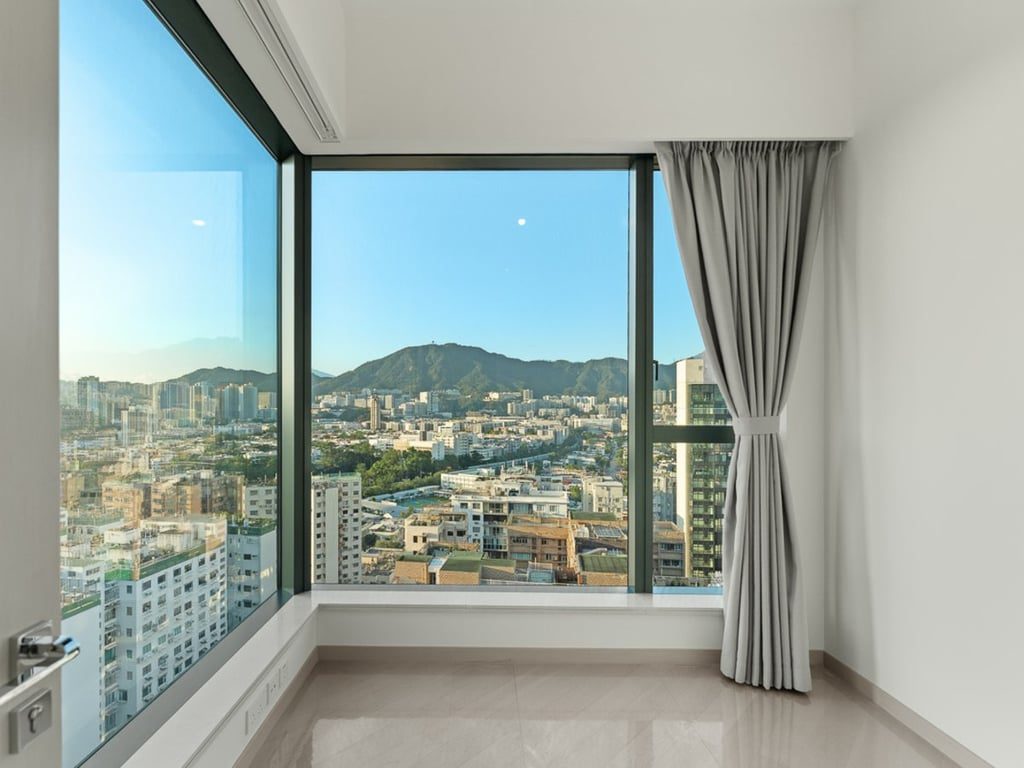 photo 4 — 233 Prince Edward Road West, Ho Man Tin