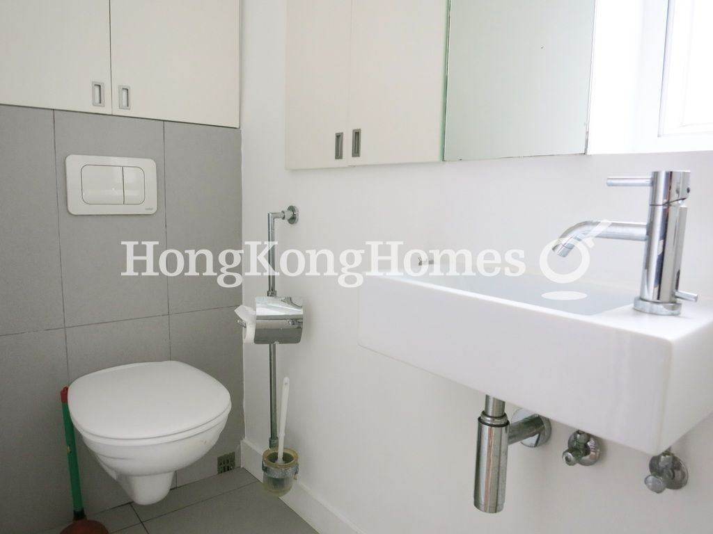 Guest Powder Room — First Mansion, Mid-levels West