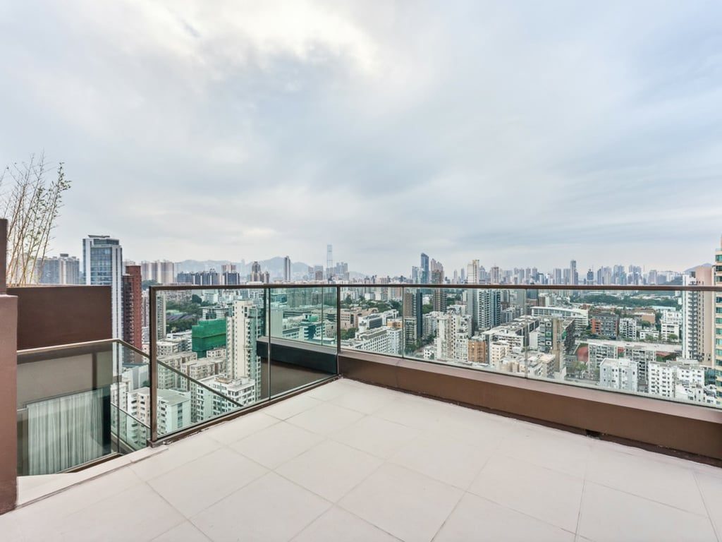 photo 22 — Sutton, Kowloon City