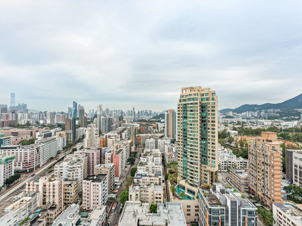 photo 26 — Sutton, Kowloon City