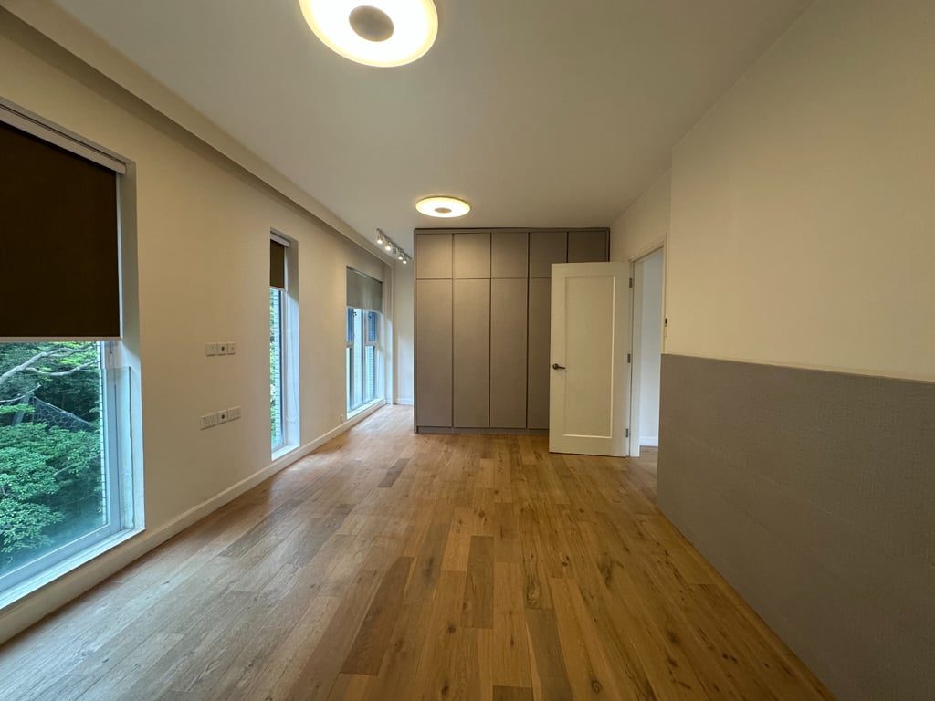 photo 10 — Leon Court, Mid Levels East