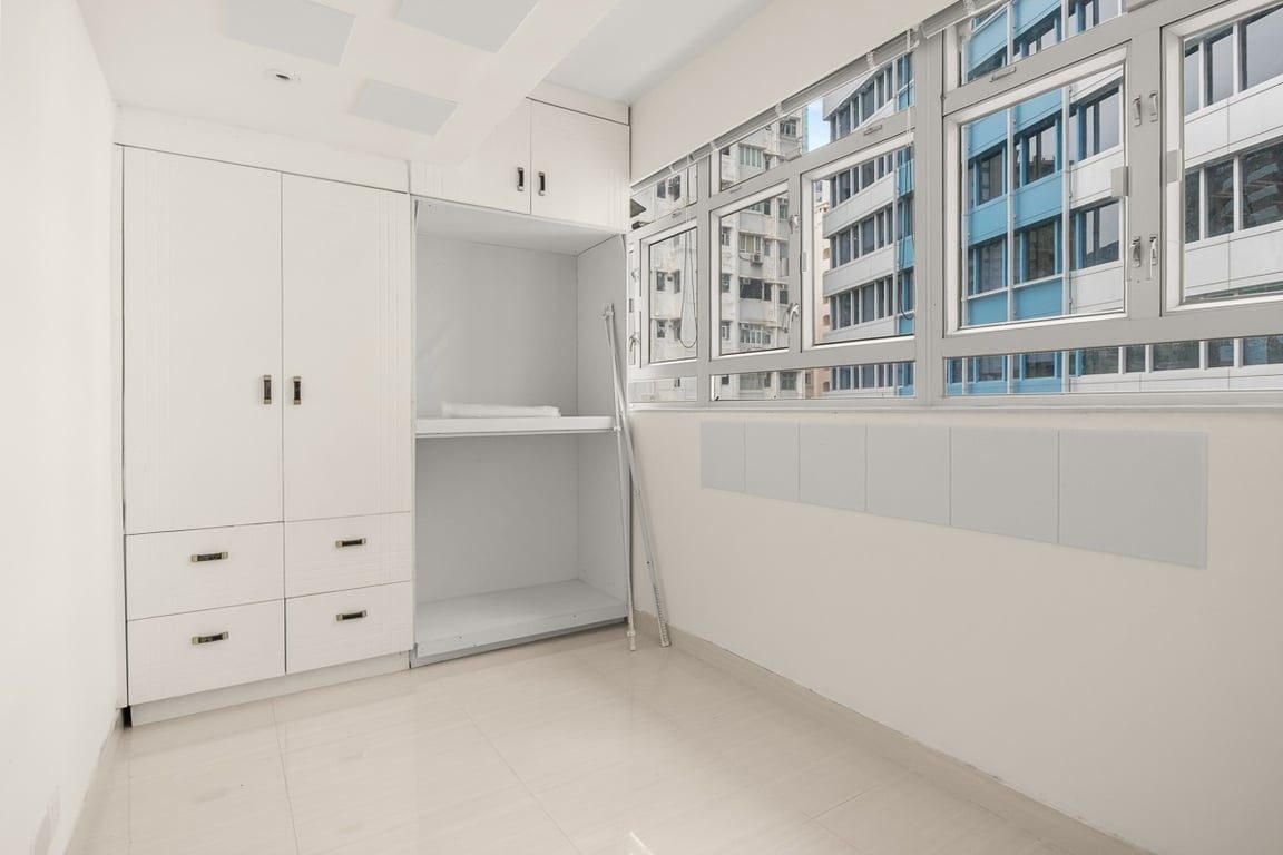photo 4 — King Sing Mansion, Wan Chai