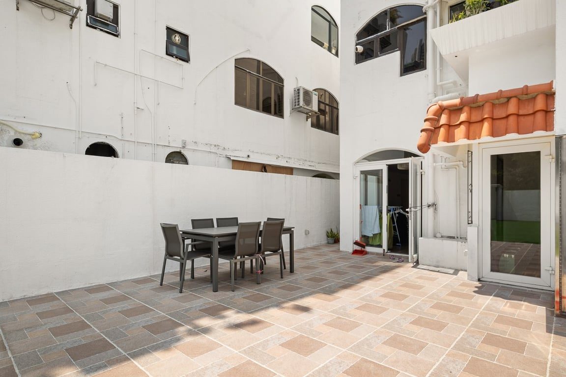 photo 2 — King's Court, Pok Fu Lam