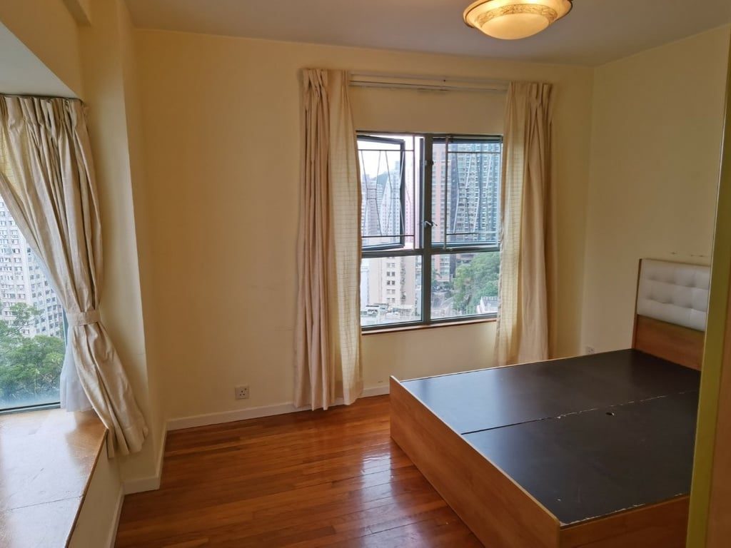 photo 2 — The Floridian Twr 2, Quarry Bay