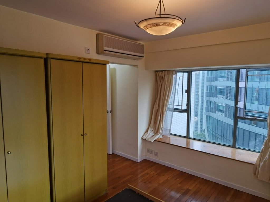 photo 4 — The Floridian Twr 2, Quarry Bay