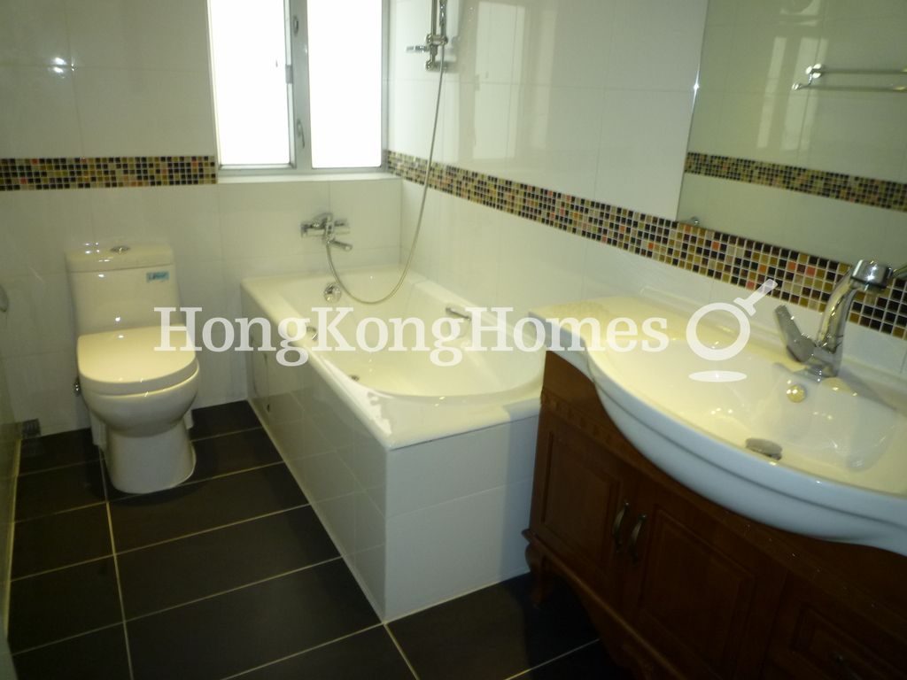 Master Bathroom — Mang Kung Uk, Heng Mei Deng, Clear Water Bay