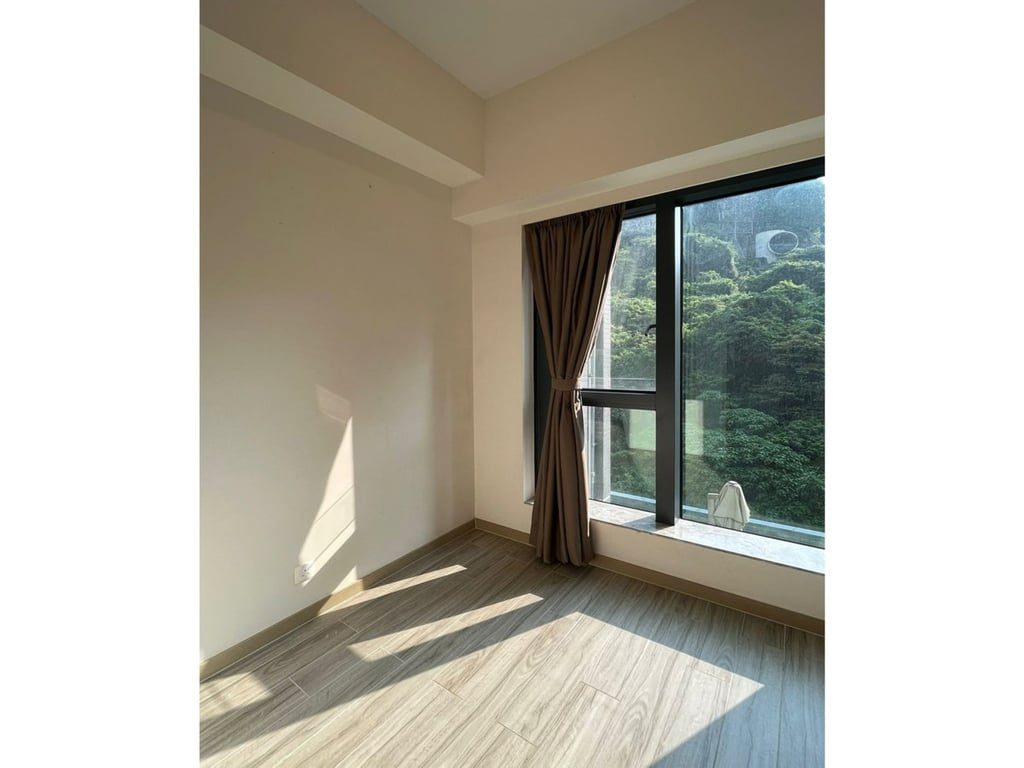 photo 2 — Novum East, Quarry Bay