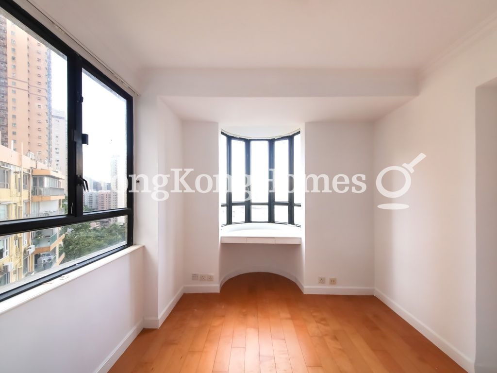 Second Ensuite Bedroom — Panorama Gardens, Mid-levels West