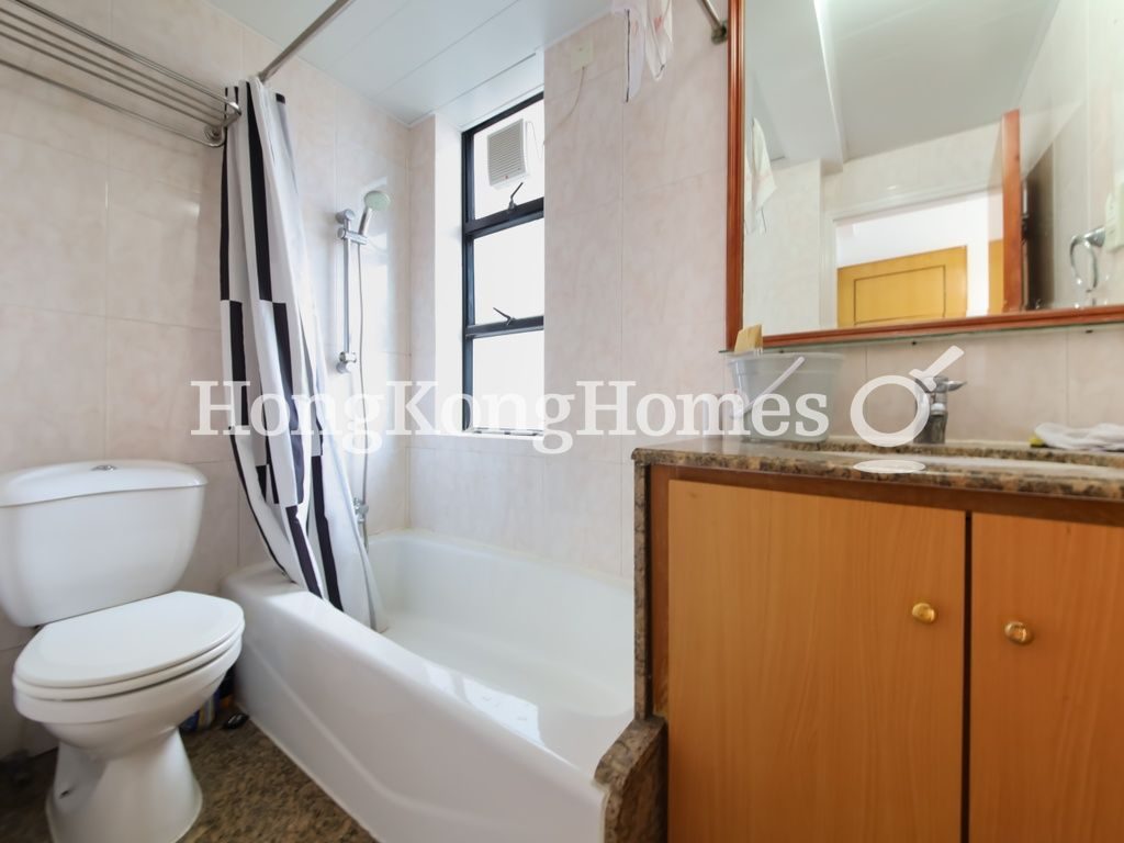 Second Ensuite Bathroom — Panorama Gardens, Mid-levels West