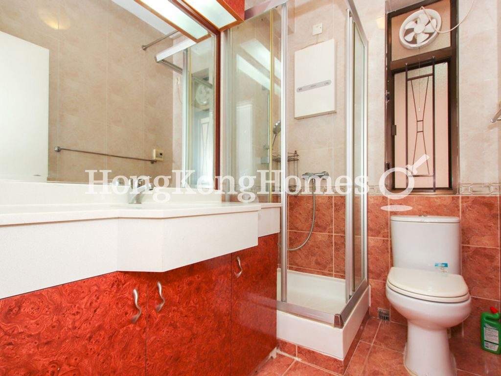 Master Bathroom — Ping On Mansion, Mid-levels West