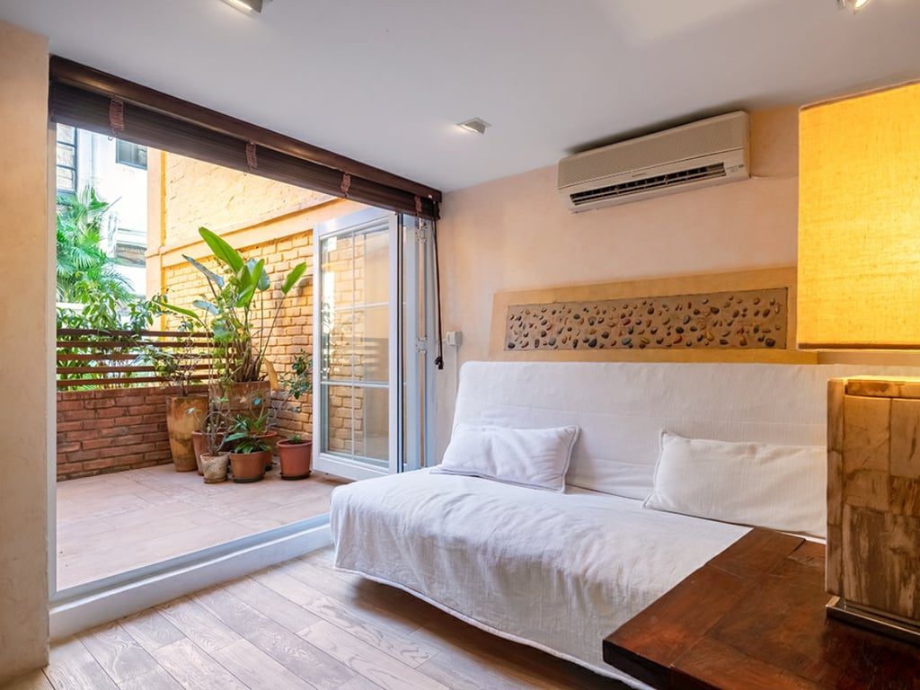 photo 2 — Village House, Shek O