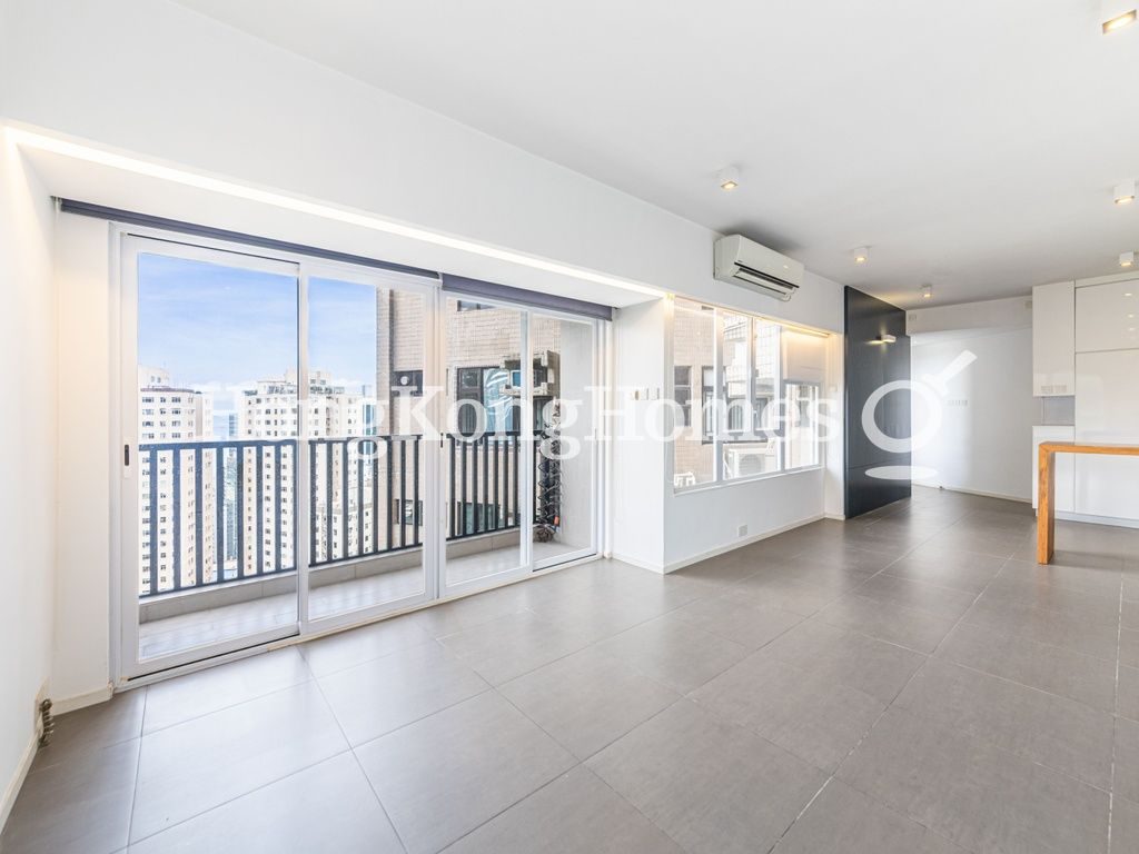 Living and Dining Room — Seaview Garden, North Point Hill