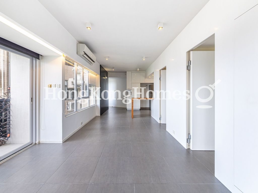Living and Dining Room — Seaview Garden, North Point Hill