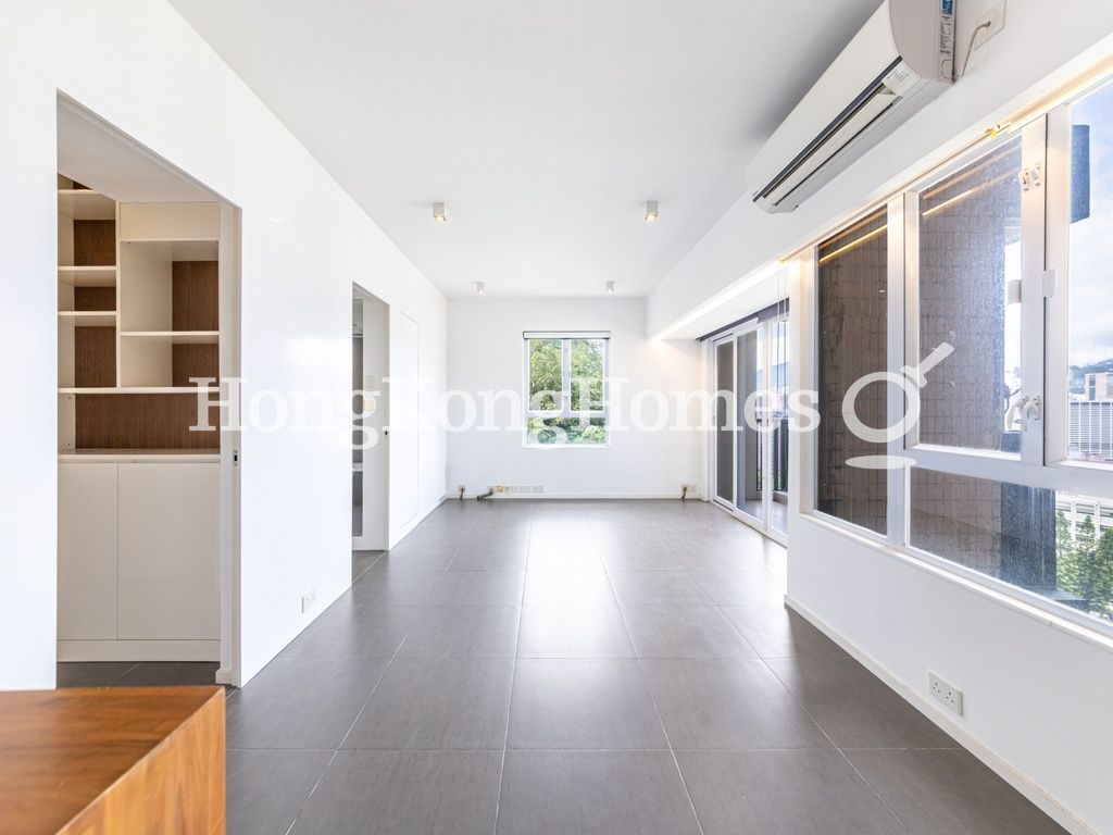 Living and Dining Room — Seaview Garden, North Point Hill