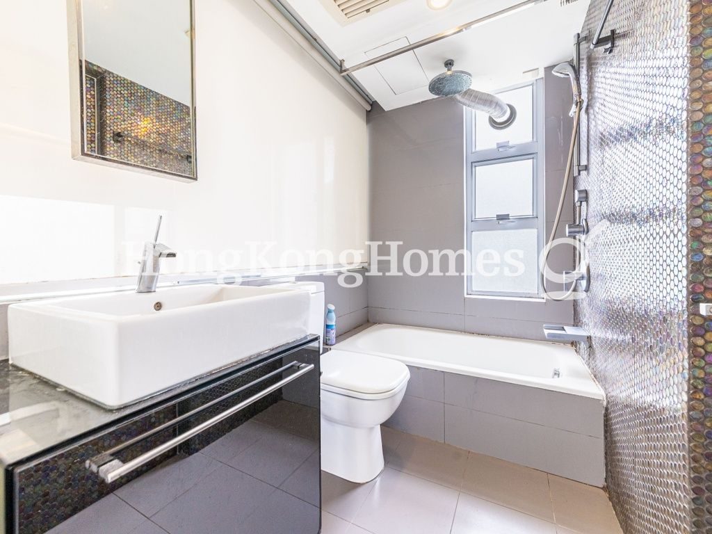 Ensuite Bathroom — Seaview Garden, North Point Hill