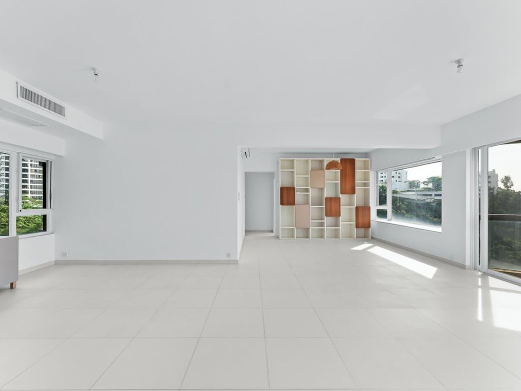 photo 4 — Ruby Court Twr 1, South Bay