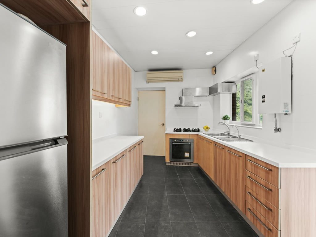 photo 8 — Ruby Court Twr 1, South Bay