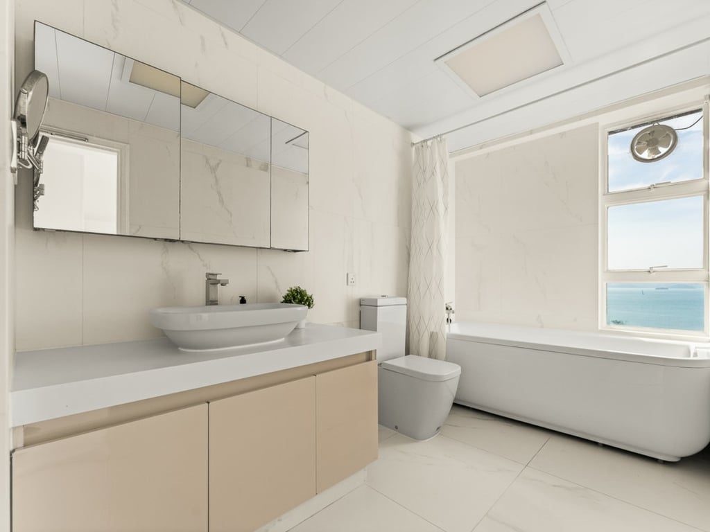photo 10 — Ruby Court Twr 1, South Bay