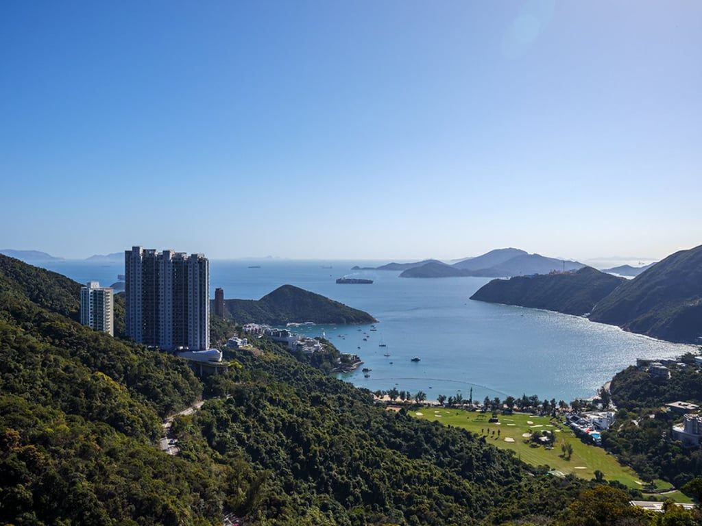 photo 2 — Ridge Court, Repulse Bay