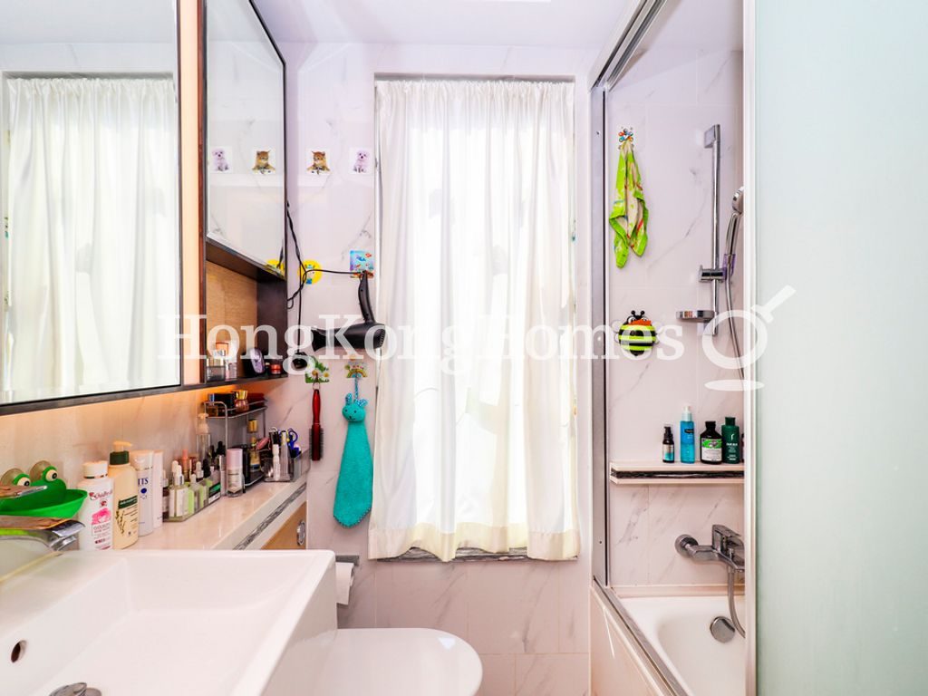 Master Bathroom — H'Bonaire, Ap Lei Chau