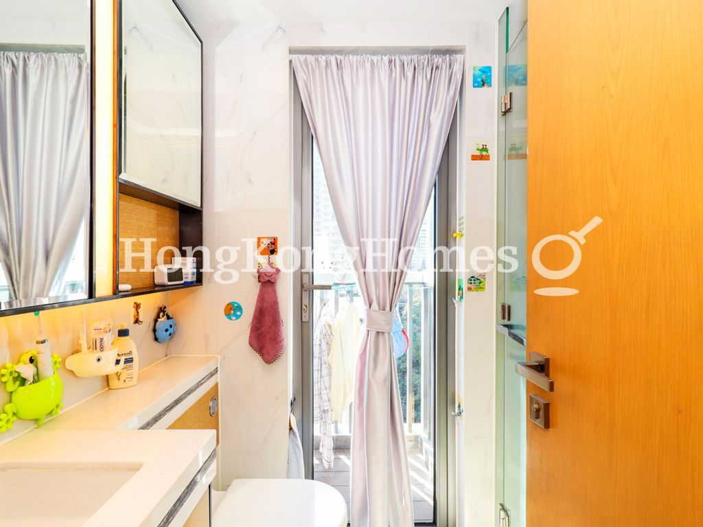 Guest Bathroom — H'Bonaire, Ap Lei Chau