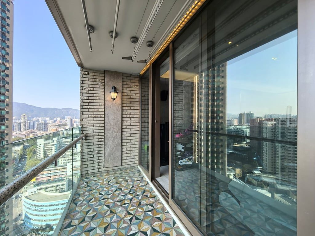photo 3 — Celestial Heights/Phase 2, Ho Man Tin