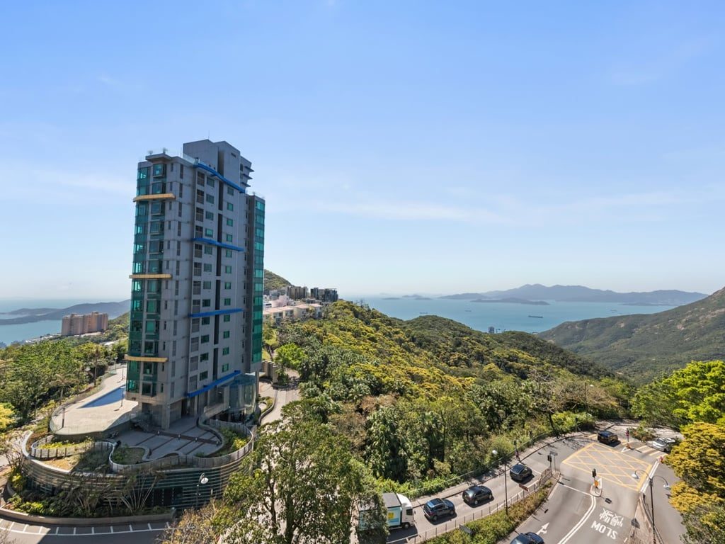 photo 18 — 3 Plunkett's Road, The Peak