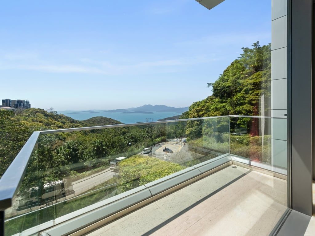 photo 3 — 3 Plunkett's Road, The Peak