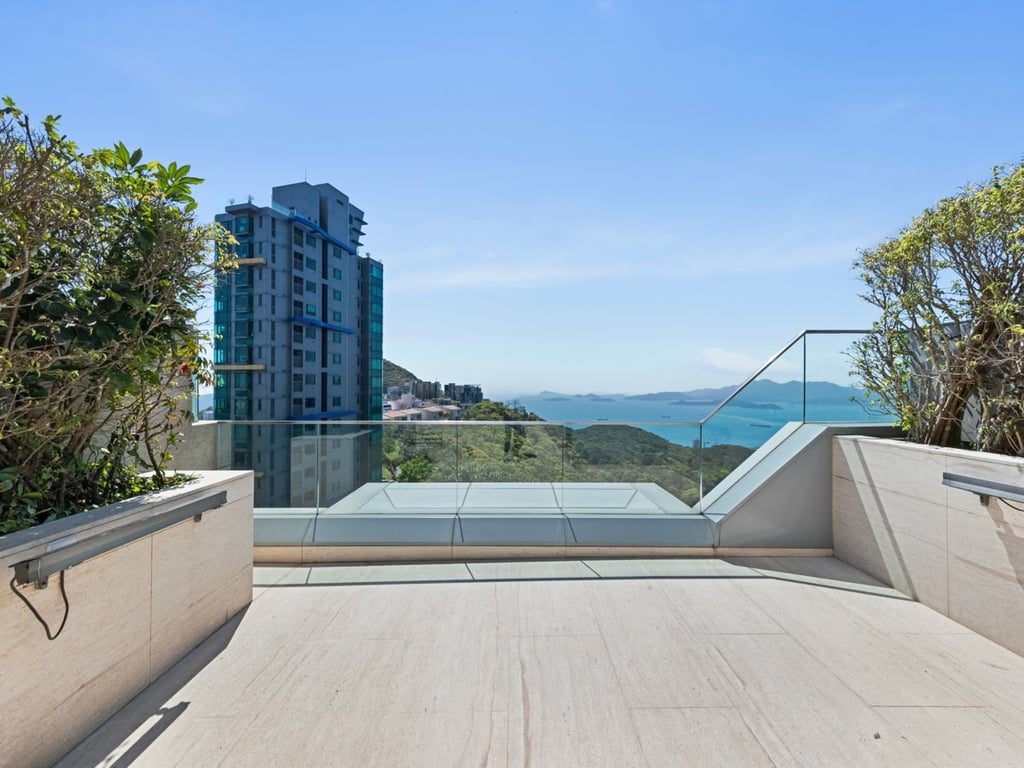 photo 6 — 3 Plunkett's Road, The Peak