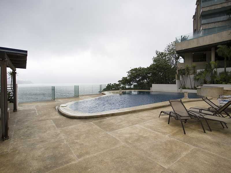 photo 4 — Stanley Crest, Stanley