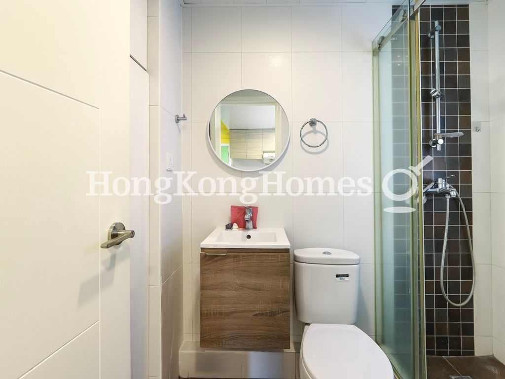 Guest Bathroom — Chong Yuen, Mid-levels West