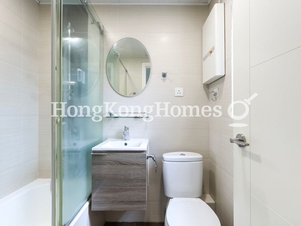 Master Bathroom — Chong Yuen, Mid-levels West