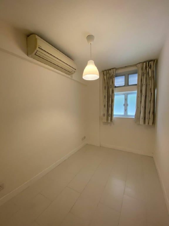 photo 5 — CNT Bisney, Pok Fu Lam