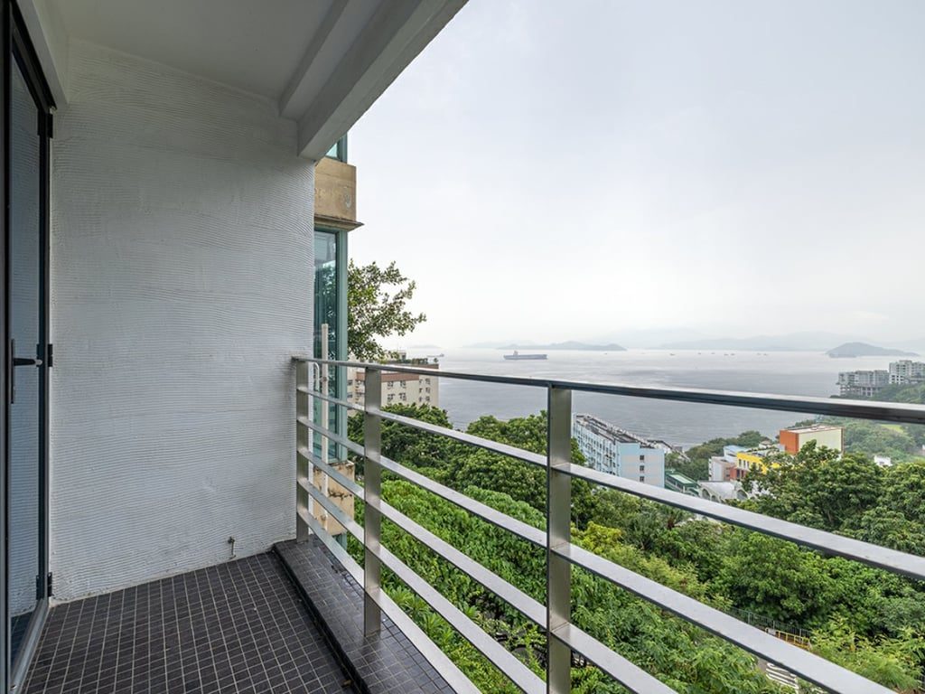 photo 3 — Bisney Terrace, Pok Fu Lam