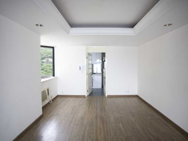 photo 5 — South Bay Towers, South Bay